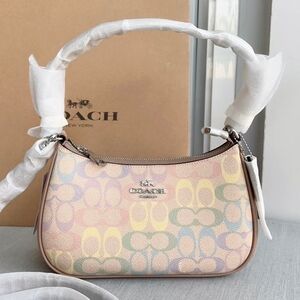 ❤️Coach Pastel Signature Women's Bag